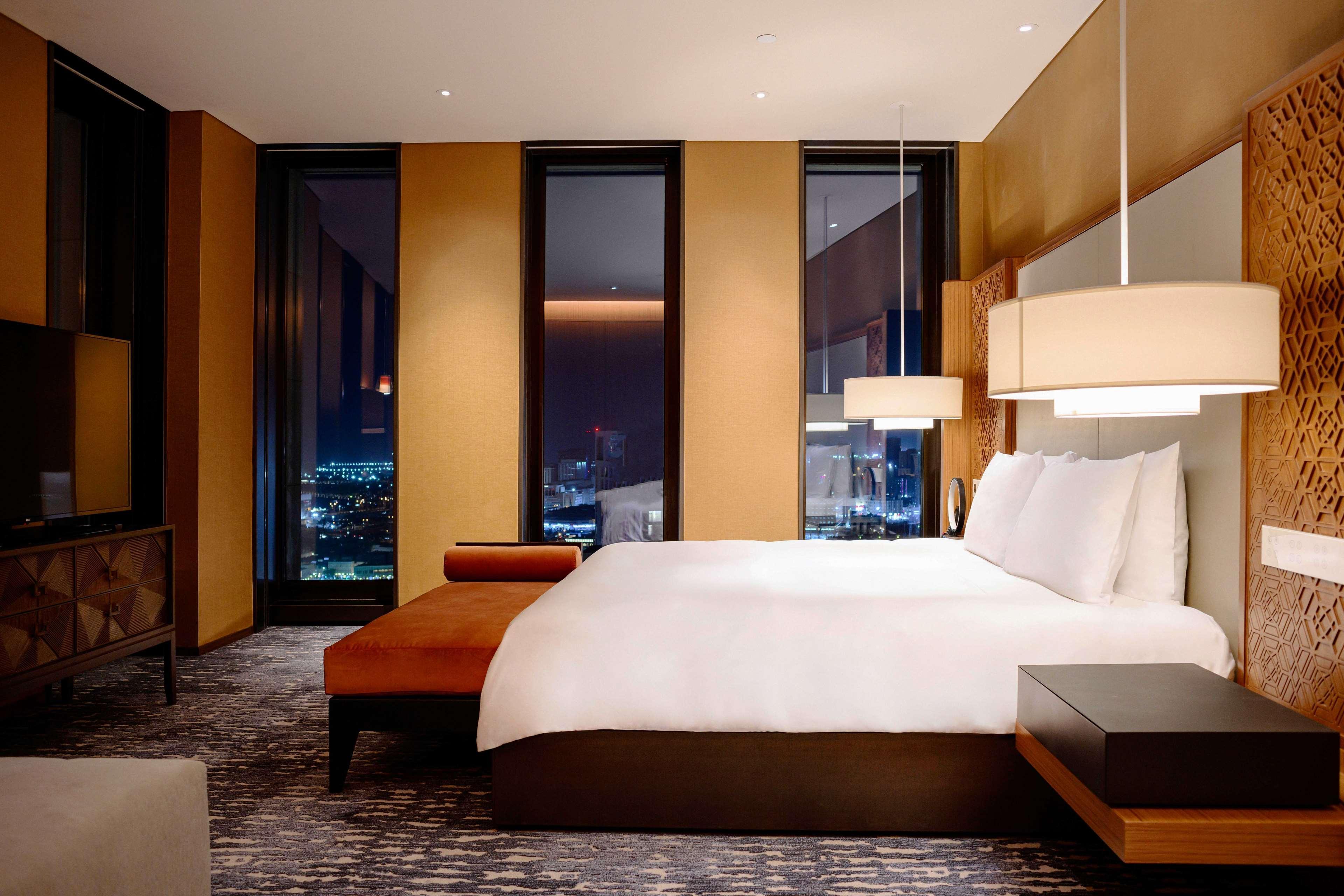 Park Hyatt Готель
